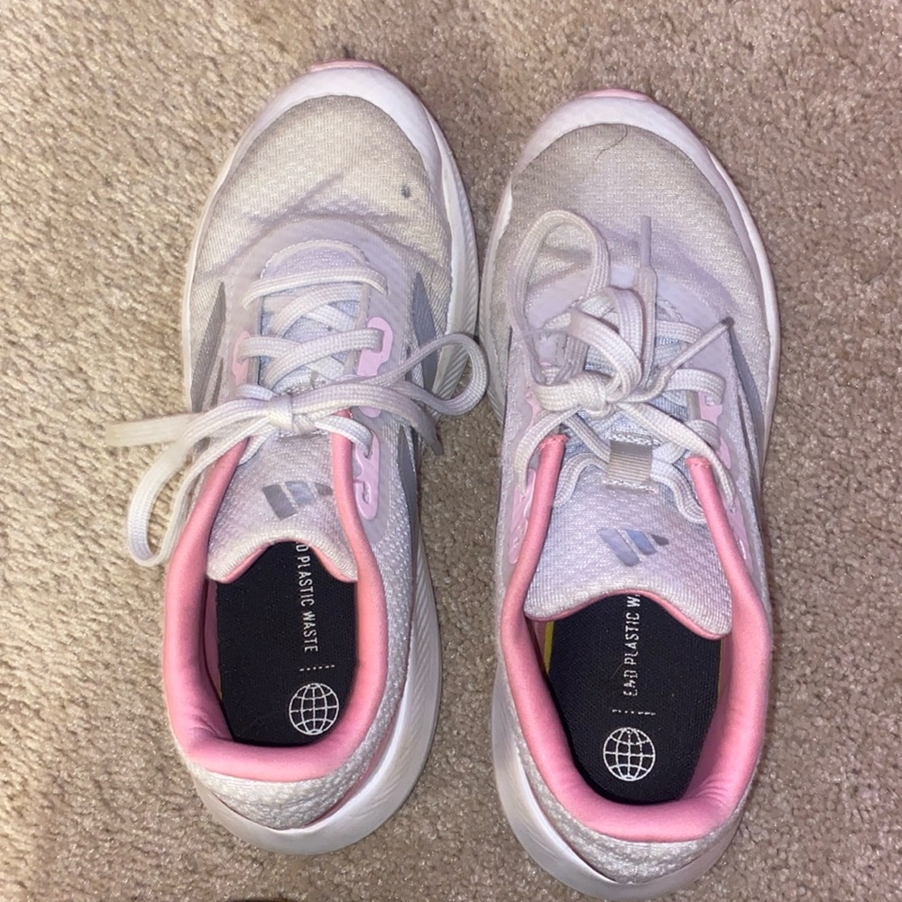 Adidas Sneakers